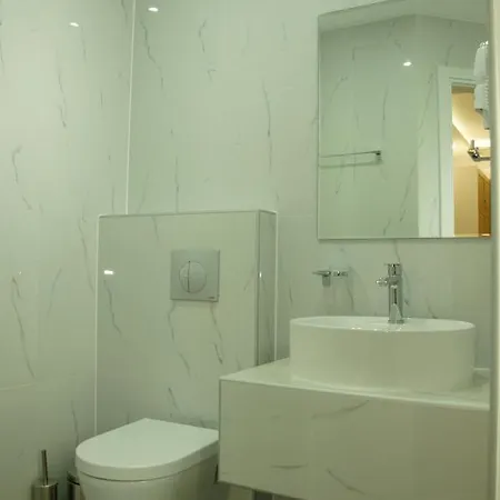 Medusa 2* Órmos Prínou