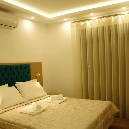 Medusa 2* Órmos Prínou