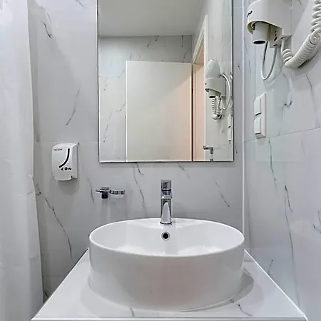 Medusa Hotel 2*